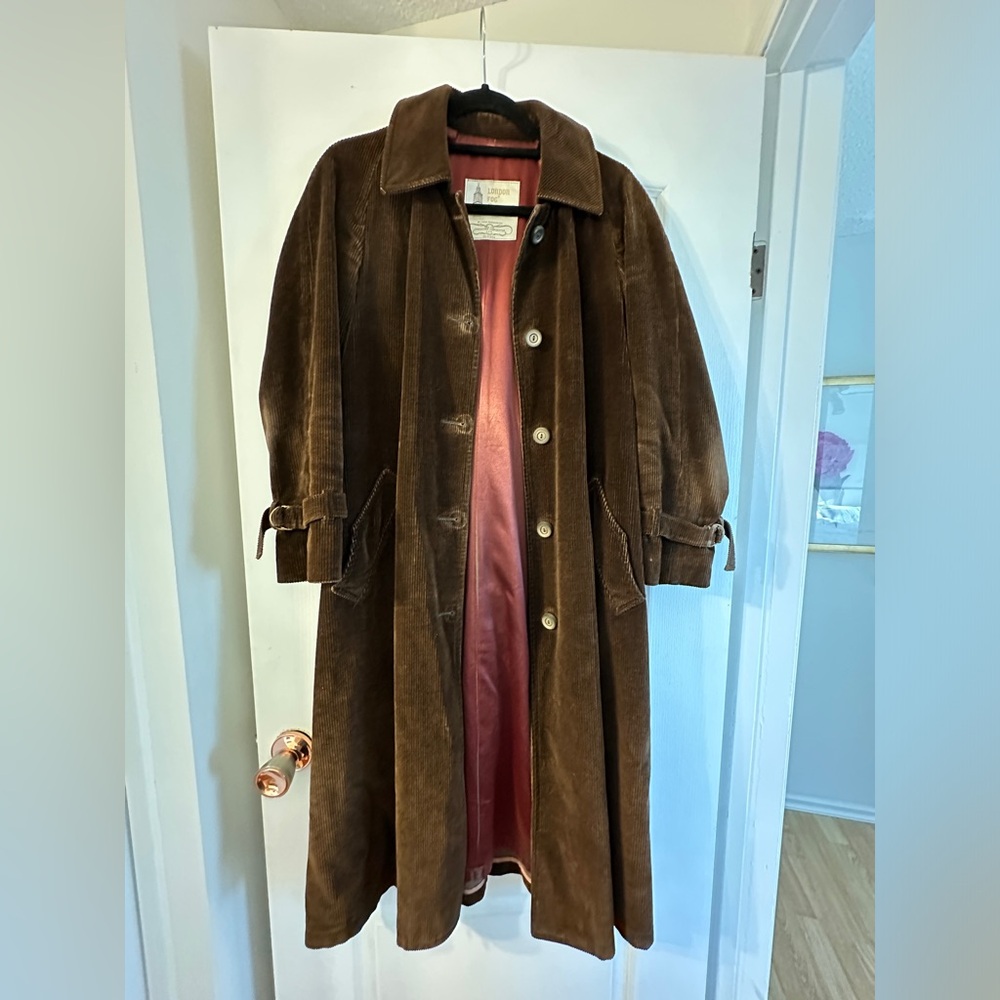 Vintage rich brown corduroy trench coat // London Fog // size 8
